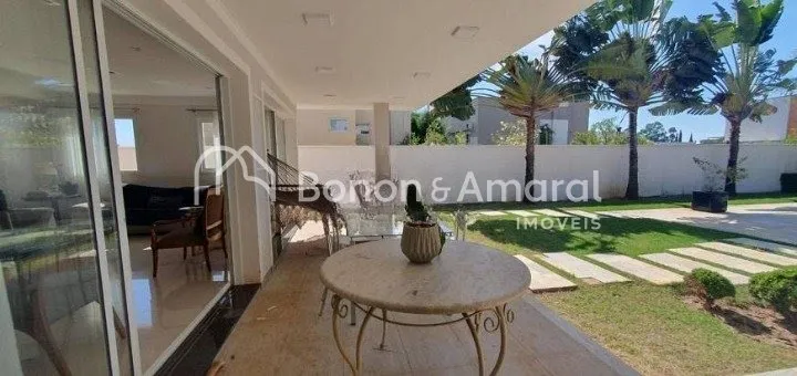 Imagem Casa de Condomínio com 304 m² e 4 Quartos