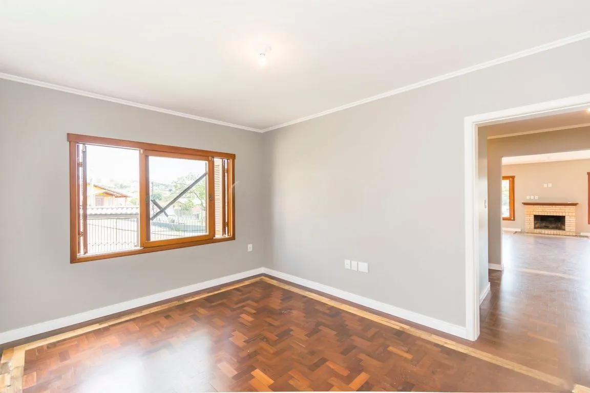 Imagem Casa com piscina, 3 dormitórios, 258m² privativos, no Jardim Itu.