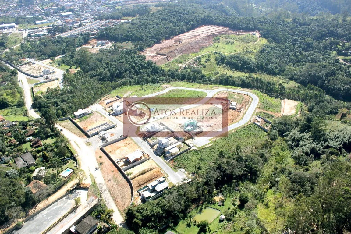 Imagem Compre Casa térrea em Cond. Fechado em Tijuco Preto - Cotia