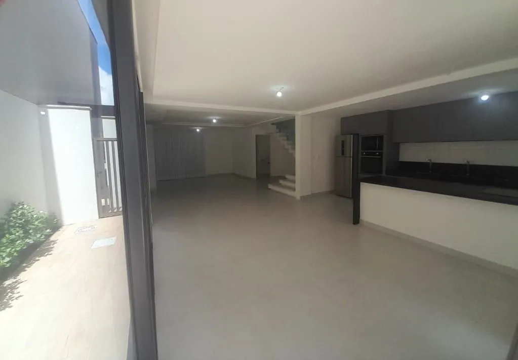 Imagem Casa de alto padrão em Intermares com 3 suítes, área gourmet, condomínio completo e excelente localização.