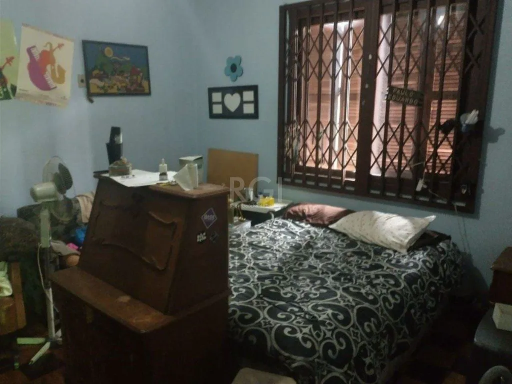 Imagem Casa para Venda - 220m², 3 dormitórios, 4 vagas - Teresópolis