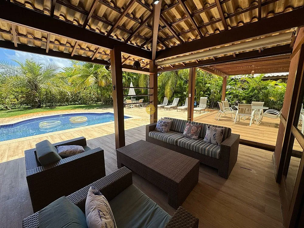Imagem Casa 4 suítes no Condomínio Casas da Praia do Forte-BA