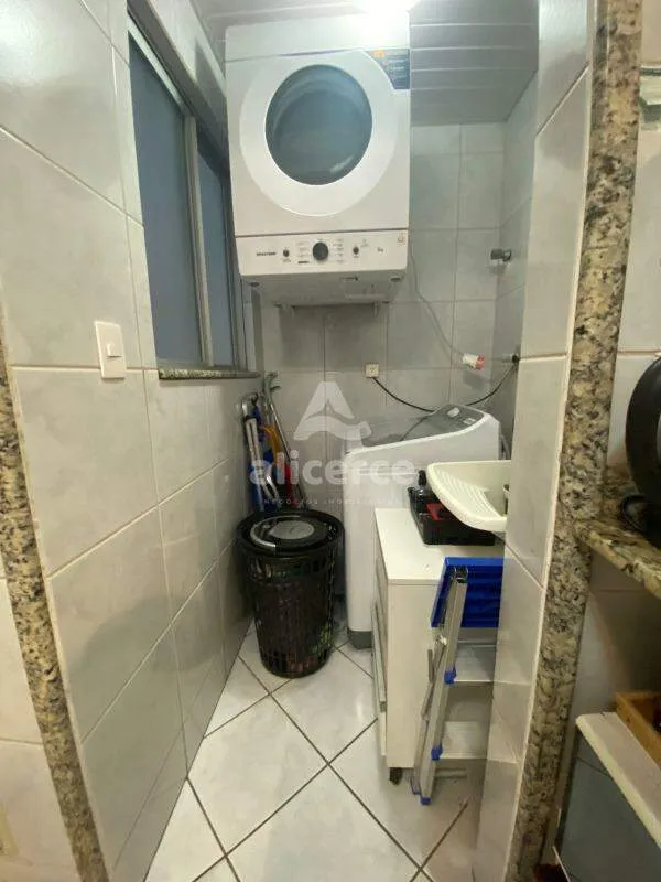 Imagem AP. 2 dormitórios, semi mobiliado, com sacada, elevador e piscina em Barreiros - São José - SC