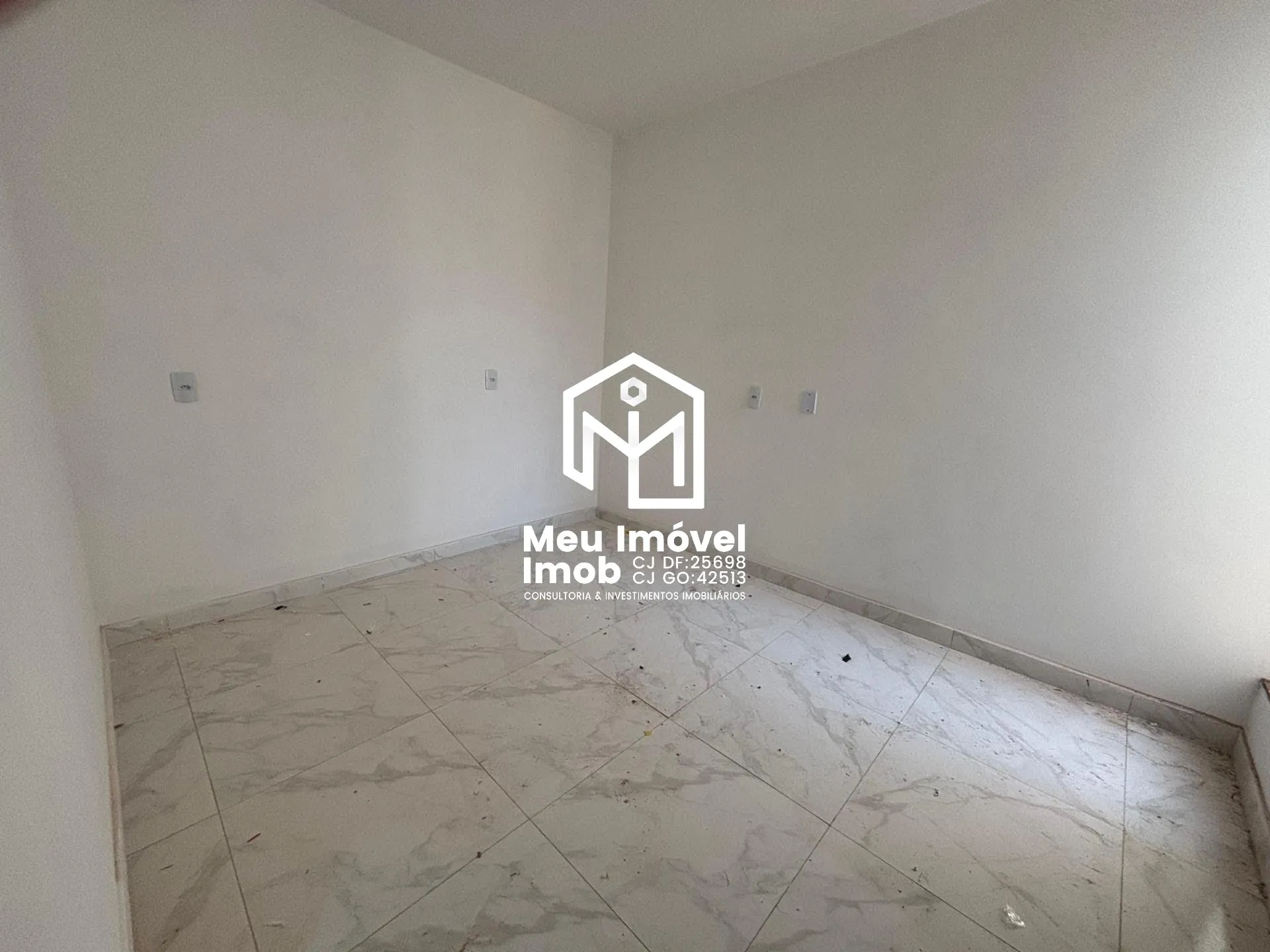 Imagem Casa 2 Quartos 1 Suíte 3 Vagas 82m² Luziânia/GO