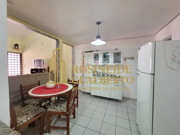 Imagem Oportunidade Única – Casa Ampla Pontal de Santa Marina com Piscina à Venda.