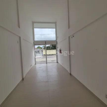 Imagem Alugo 9 salas comerciaide 24 e 18 m2 com banheiro e espaço pra cozinha
