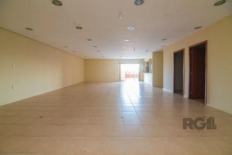 Imagem MÁFFER IMÓVEIS ALUGA CONJUNTO COMERCIAL - 187m² DE ÁREA PRIVATIVA Imóvel corporativo de alto padrão, ideal para empresas que buscam espaço amplo, funcional e com excelente logística de acesso.