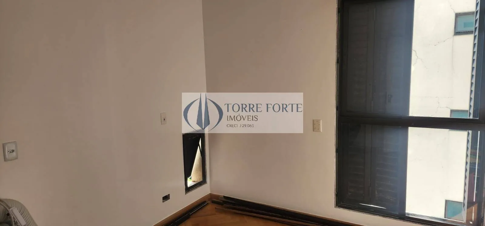 Imagem Lindo apartamento com 4 dormitórios, varanda e 3 vagas em Indianópolis