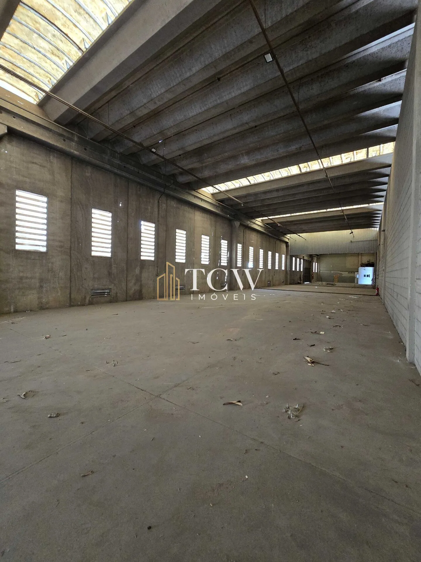 Imagem Galpão Industrial à Venda em Guarulhos | 2.564 m² | Terreno 11.400 m² | ZAE-2