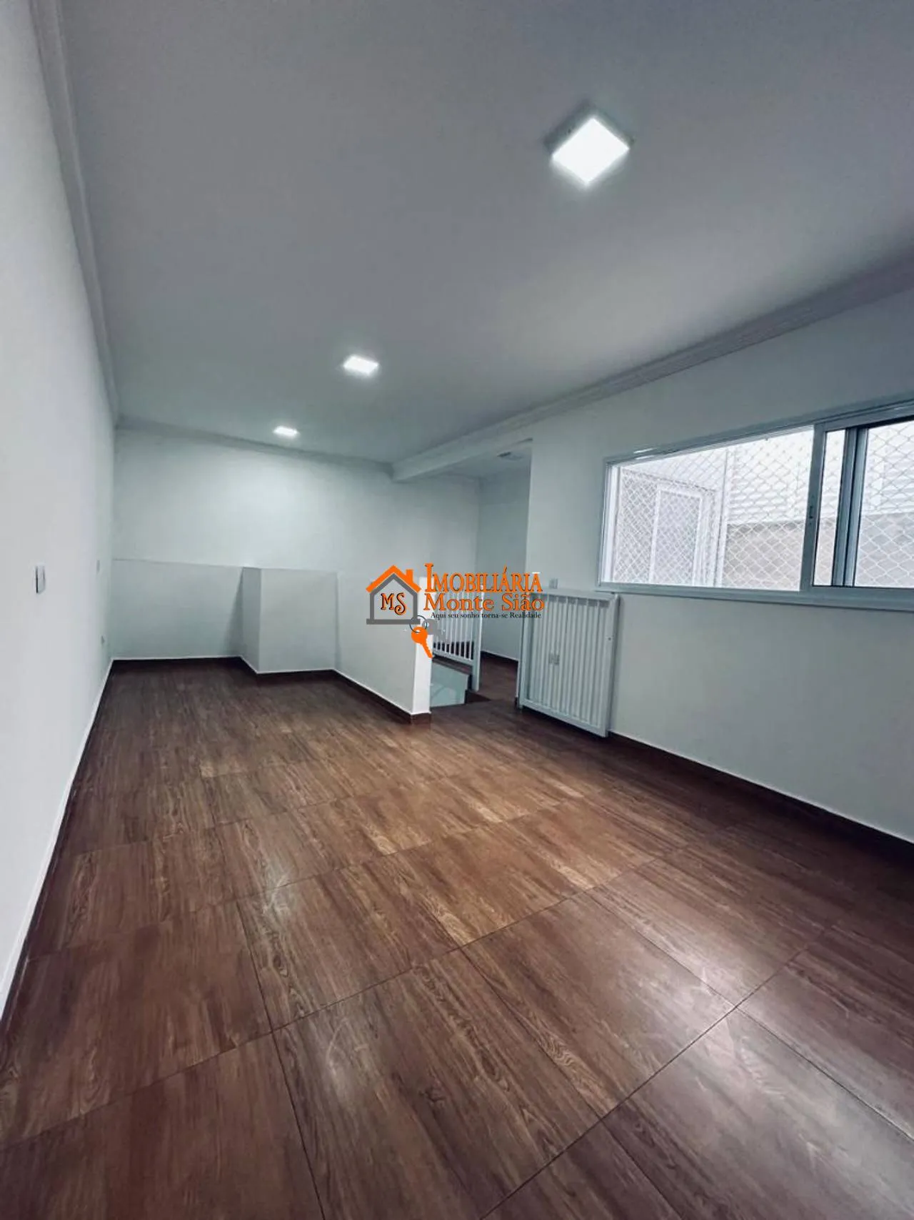 Imagem Sobrado para Locação Comercial ou Residencial - 4 Quartos e 2 Vagas