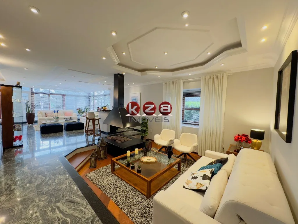 Imagem Casa de luxo a venda no Condomínio Reserva Colonial em Valinhos: 3 suítes + 1, 4 salas e amplo espaço gourmet com piscina.