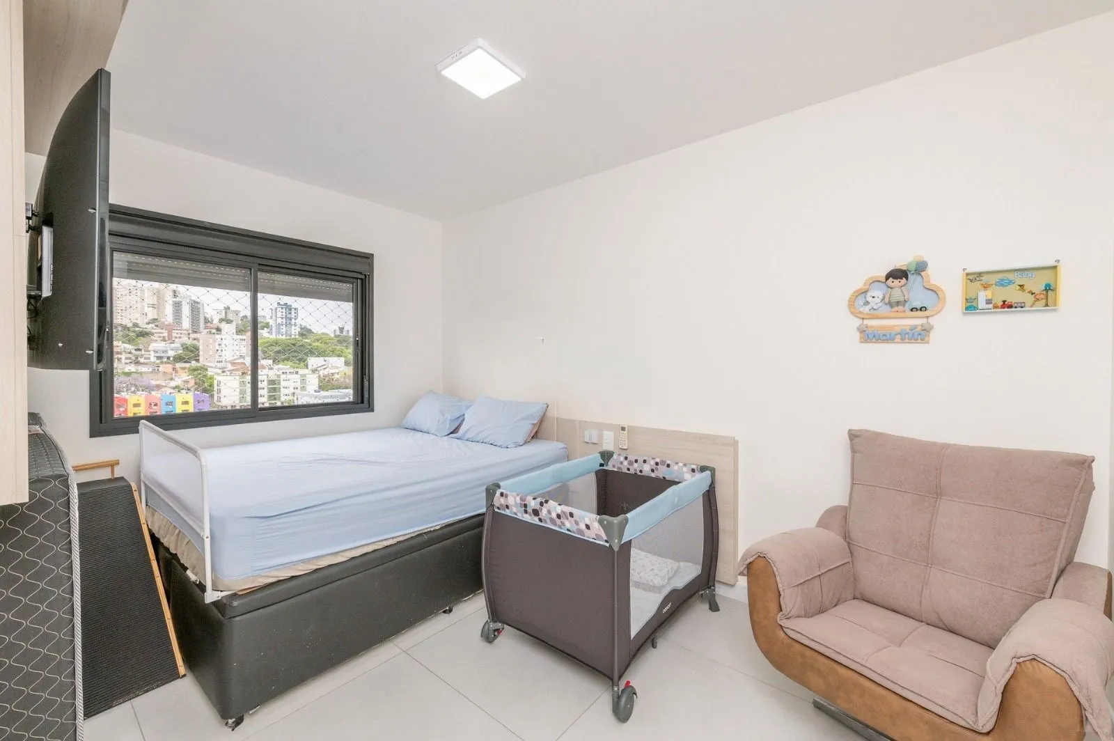 Imagem Yellow residence Apartamento de 2 Dormitórios Semimobiliado com 2 Vagas Próximo a Pucrs