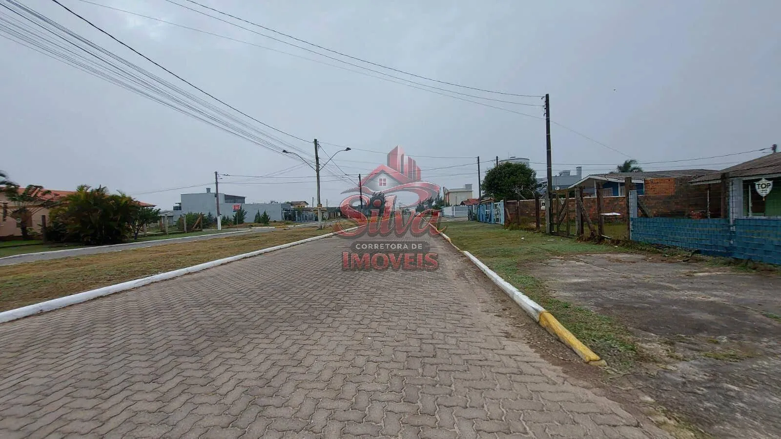 Imagem Casa com suíte à venda em Imbé com lareira e 103m²