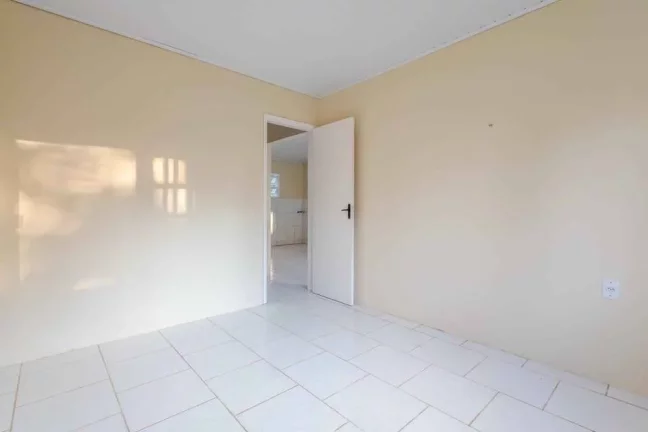 Imagem DESOCUPADA!!! Casa dois dormitórios, cond fechado junto RS040, Águas Claras