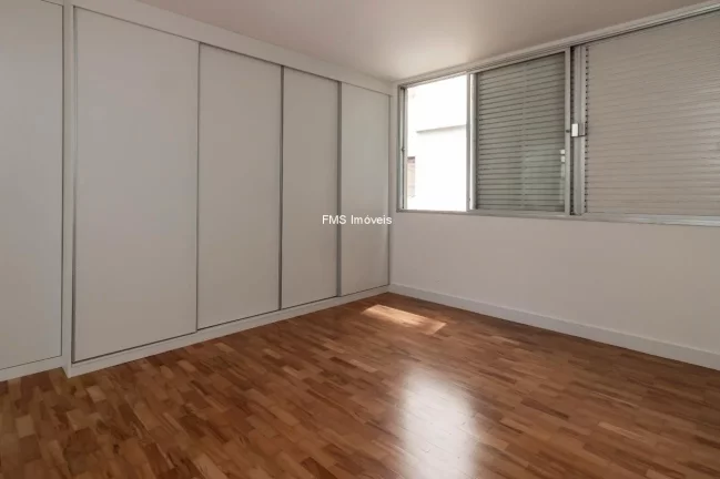 Imagem Apartamento com 4 Quartos e 2 Suítes em Santa Cecília, São Paulo - 120m² - Imperdível!