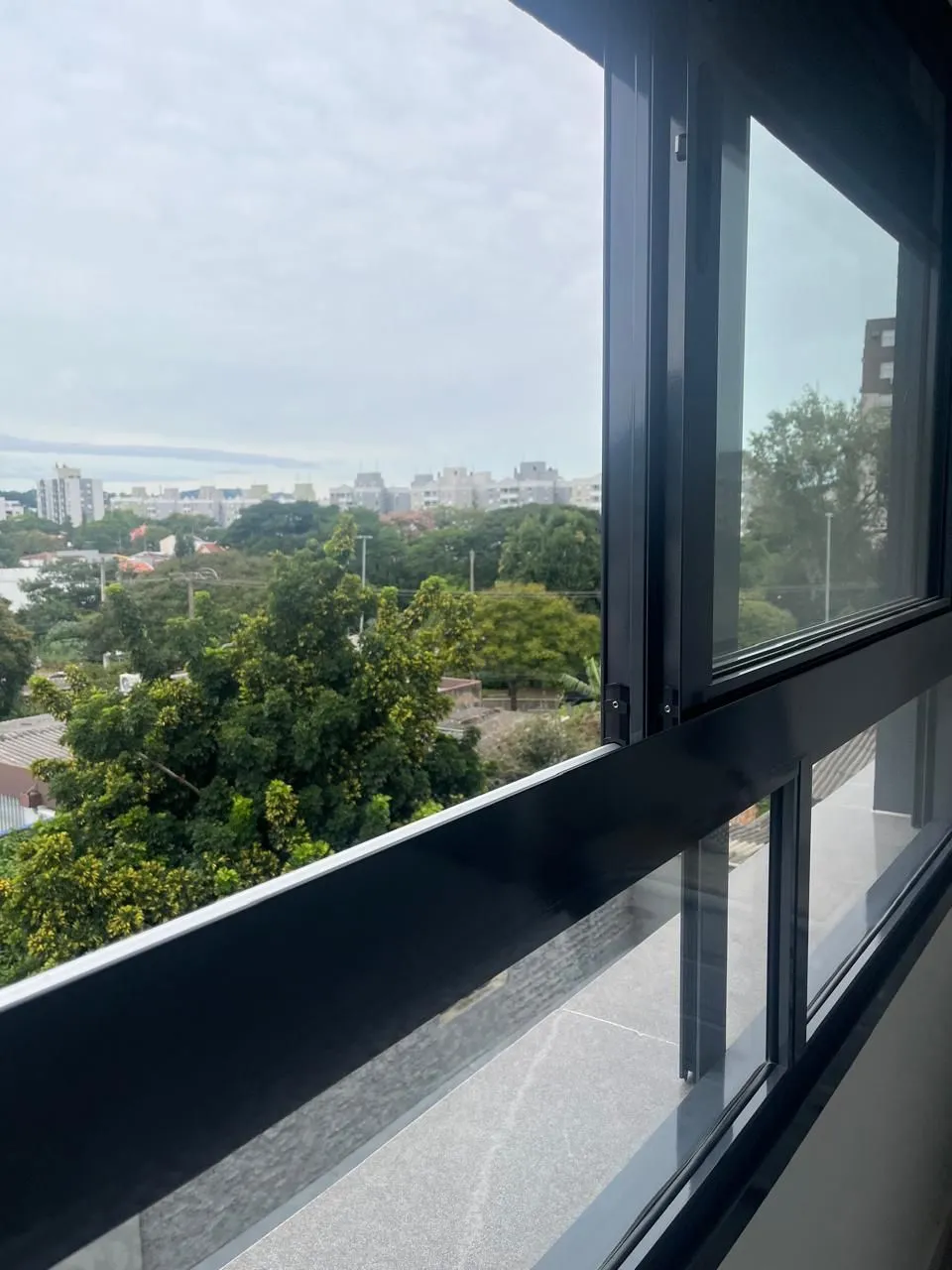 Imagem Apartamento no bairro Cristal de 2 dormitórios e vaga MOBILIADO