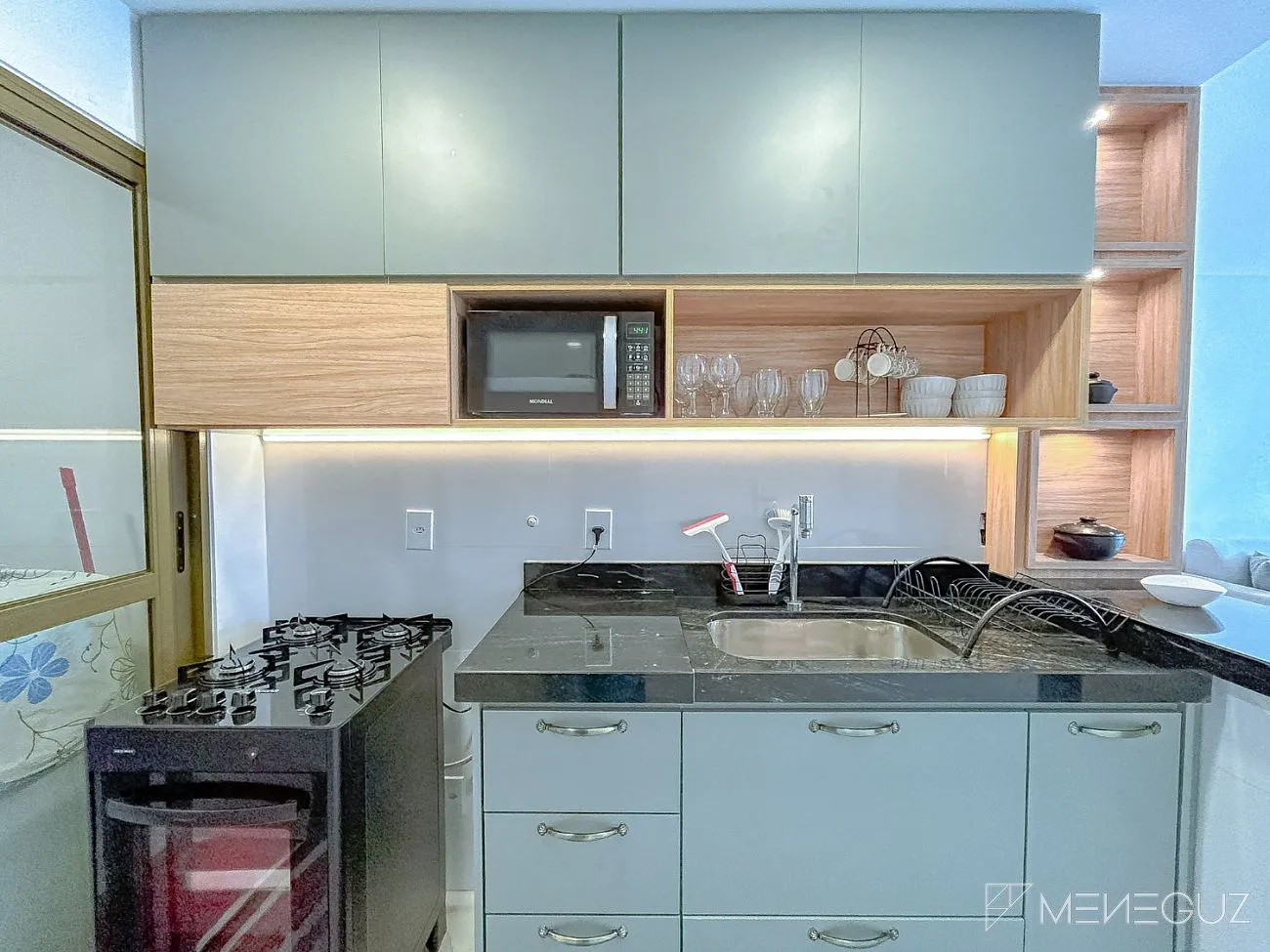 Imagem Apartamento premium de 70m² em prédio novo com lazer na cobertura. Localização privilegiada na Avenida Paris, Praia do Morro. Finamente mobiliado!!