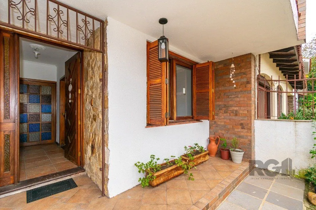 Imagem Casa no Jardim Itu com 6 dormitórios e 2 vagas e piscina