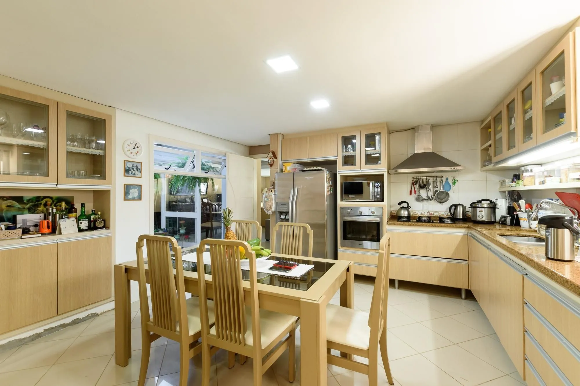 Imagem Venha morar em 350 m² com um clube em sua casa!