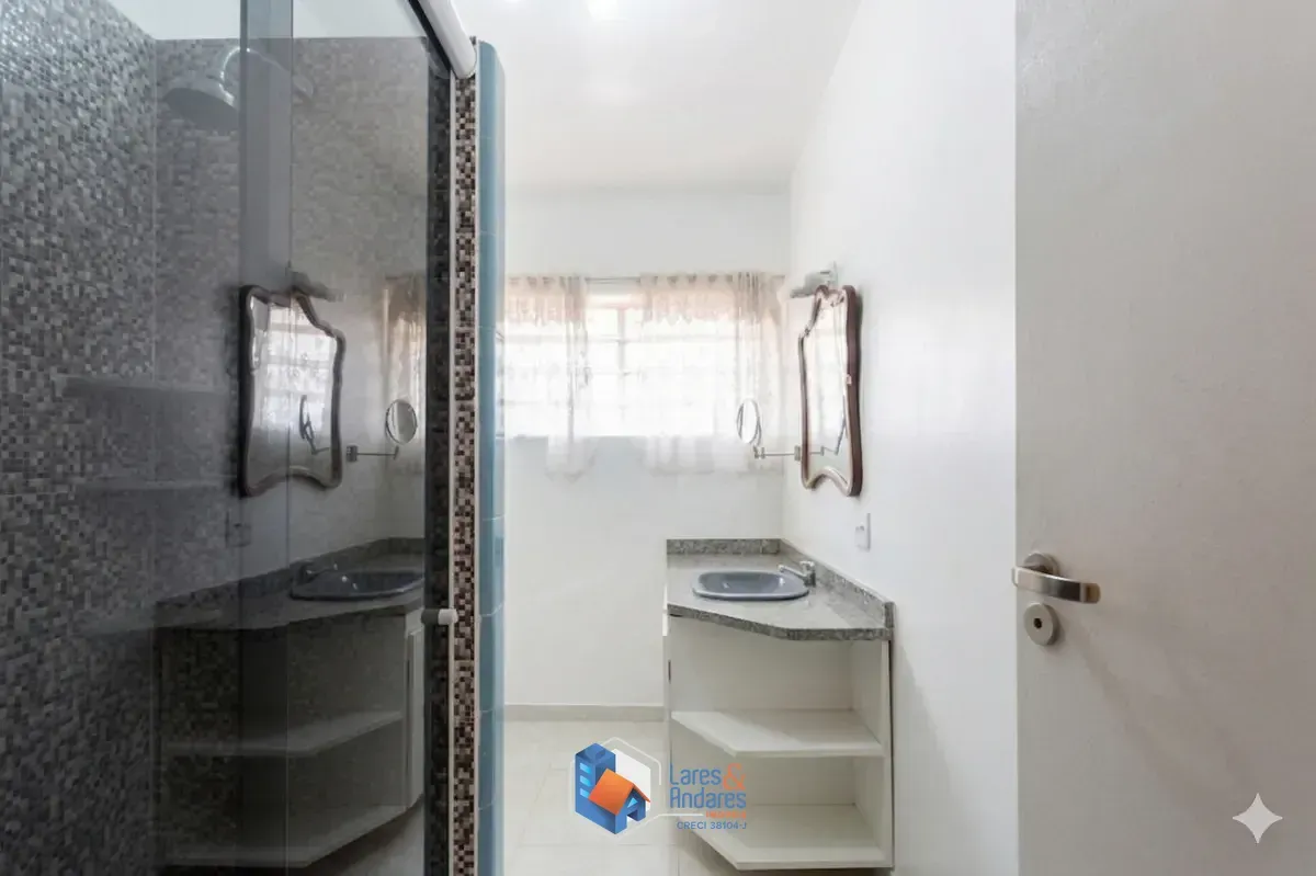 Imagem Sobrado para venda em Planalto Paulista com 3 quartos, sendo 3 suítes, 175m²