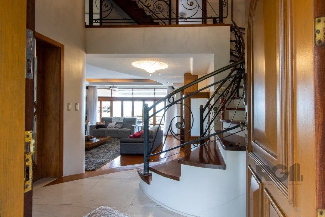 Imagem Casa para Venda com 4 dormitórios, sendo 2 suites e 4 vagas no bairro Jardim Isabel
