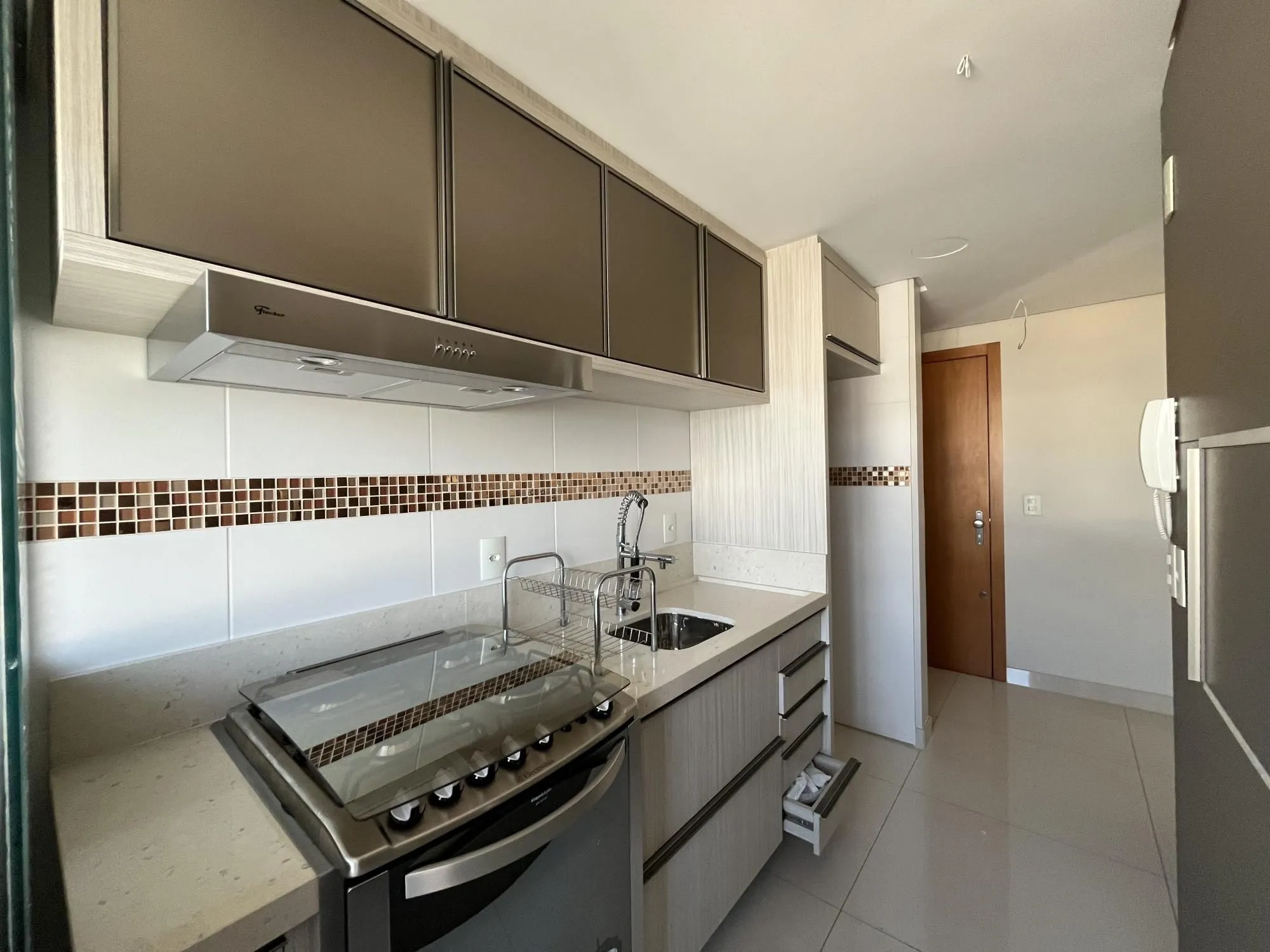 Imagem Apartamento de 2 quartos, suíte e 2 vagas garagem bairro São João Porto Alegre
