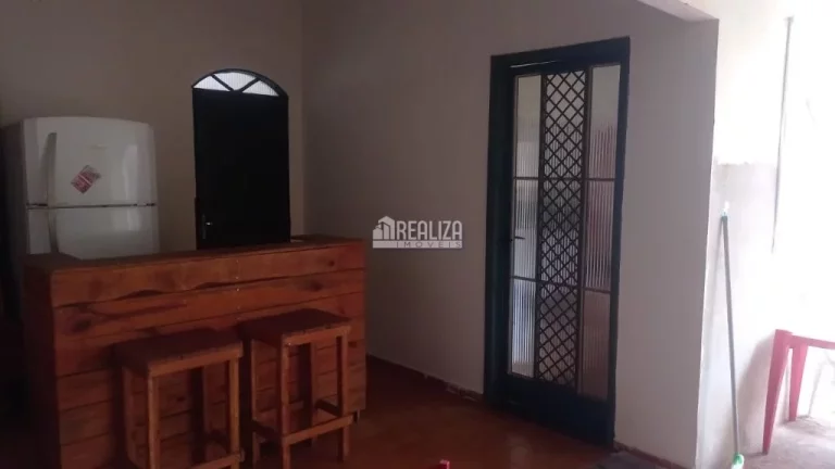 Imagem Casa à venda em Boa Vista, Uberaba - 3 dormitórios e suíte