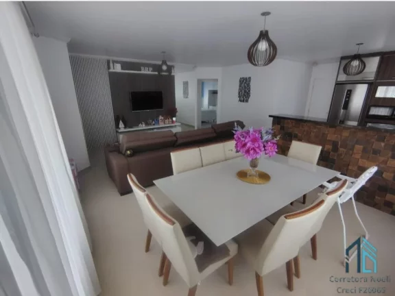 Imagem Chácara LINDA com 3.700m², Semi mobiliada, 03 quartos, churrasqueira, em Colombo - PR