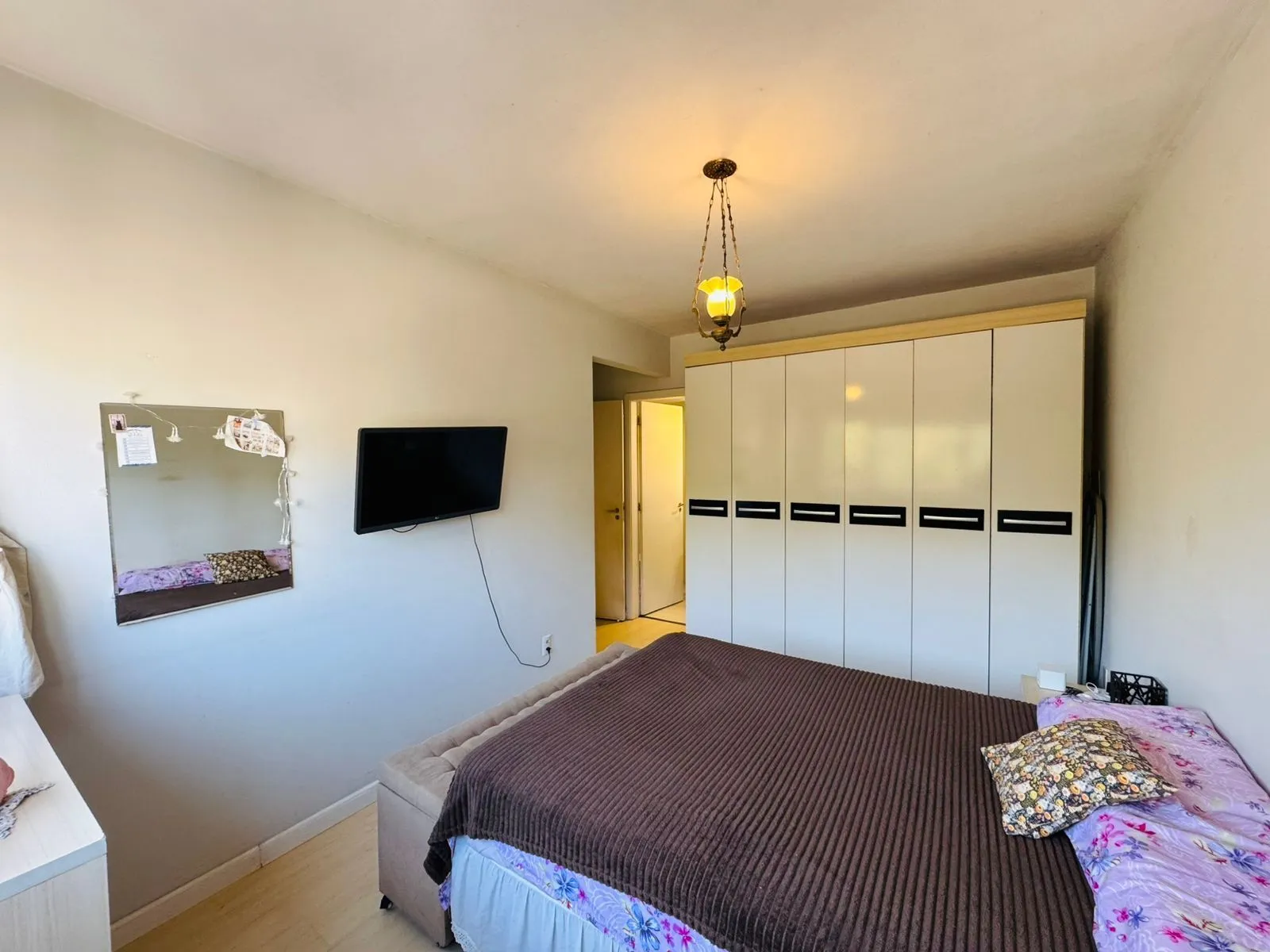 Imagem Apartamento Semimobiliado com 94,67 m² Privativos, 3 Dormitórios,