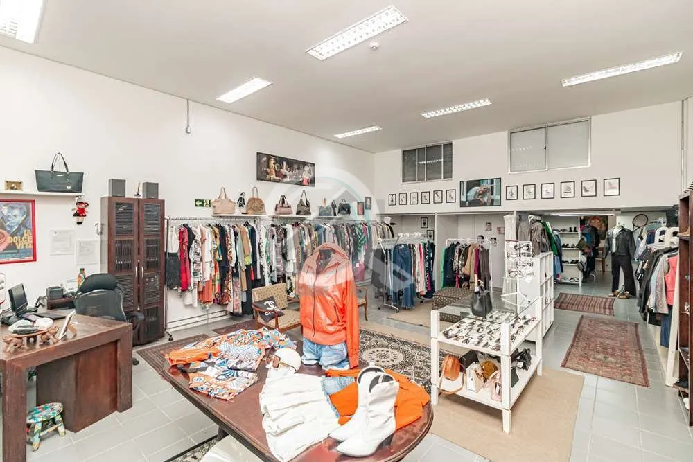 Imagem A região do Moinhos de Vento, onde esta loja comercial está localizada, é uma das mais charmosas ...