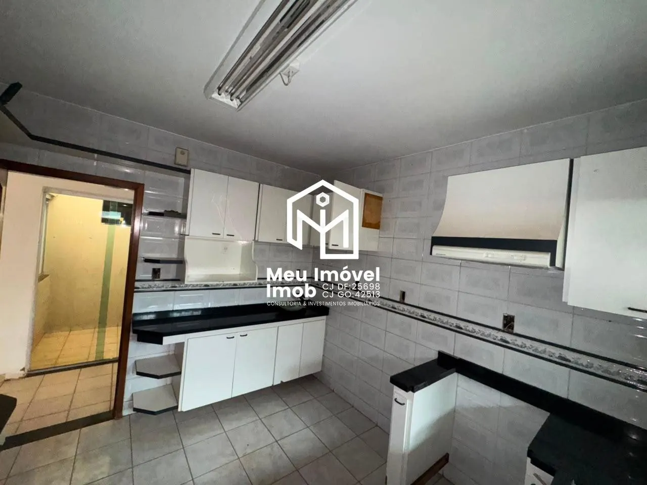 Imagem Casa 4 Quartos 2 Suítes 4 Vagas 340m² Taguatinga Norte/DF