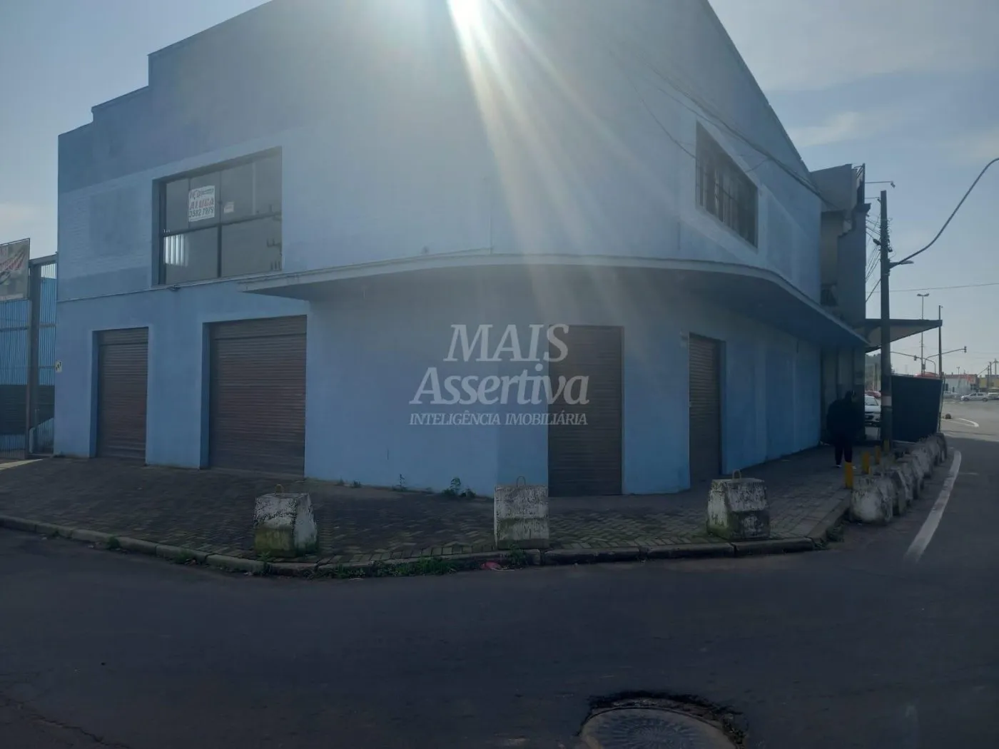 Imagem Prédio comercial na lateral da BR-116, bairro Scharlau em São Leopoldo