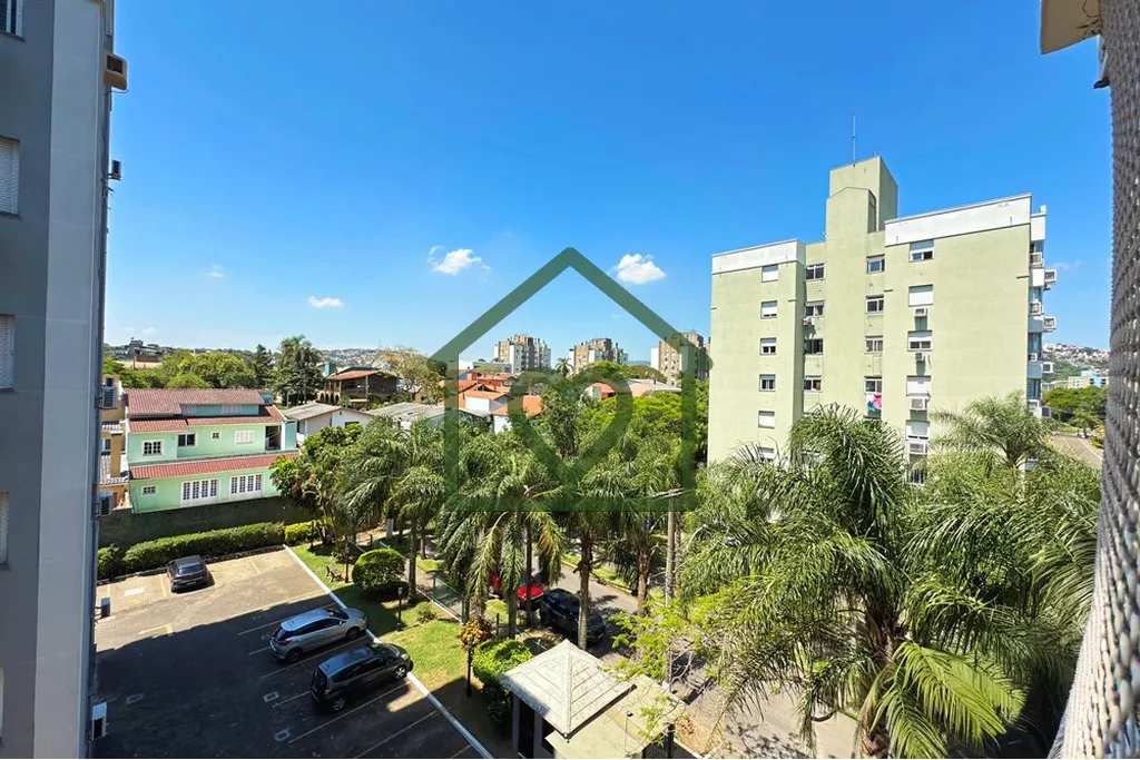 Imagem Apartamento no condomínio Plaza Cristal, em rua tranquila e segura. Tem 2 dormitórios, living para...