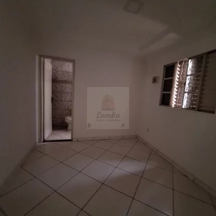 Imagem Prédio Comercial de Alto Padrão para Locação em Cuiabá-MT, Bairro Bosque da Saúde: 16 Salas, 17 Banheiros, 750m² de Área.