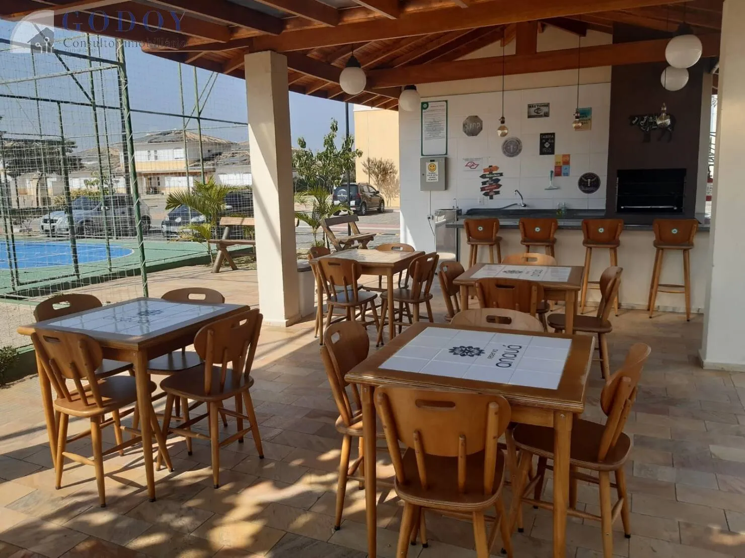 Imagem Casa à venda 3 Quartos, 1 Suite, 4 Vagas, 250M², Crispim, Pindamonhangaba - SP