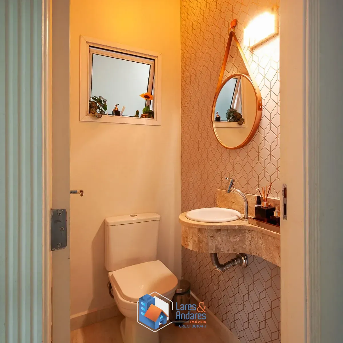 Imagem Sobrado para venda em Santana com 3 quartos, sendo 3 suítes, 160m²