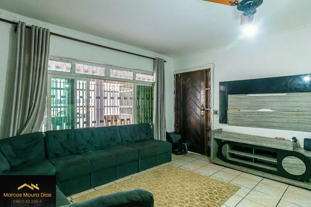 Foto do imóvel Casa no Jardim Esmeralda, 3 vagas de garagem, 4 quartos e Churrasqueira- região Rio Pequeno
