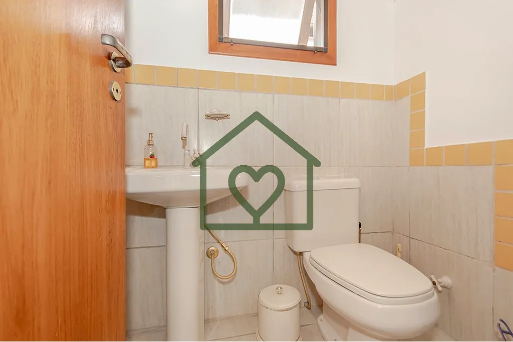 Imagem Imagine viver em uma casa ampla, cheia de charme e rodeada pela tranquilidade da natureza, sem abrir...