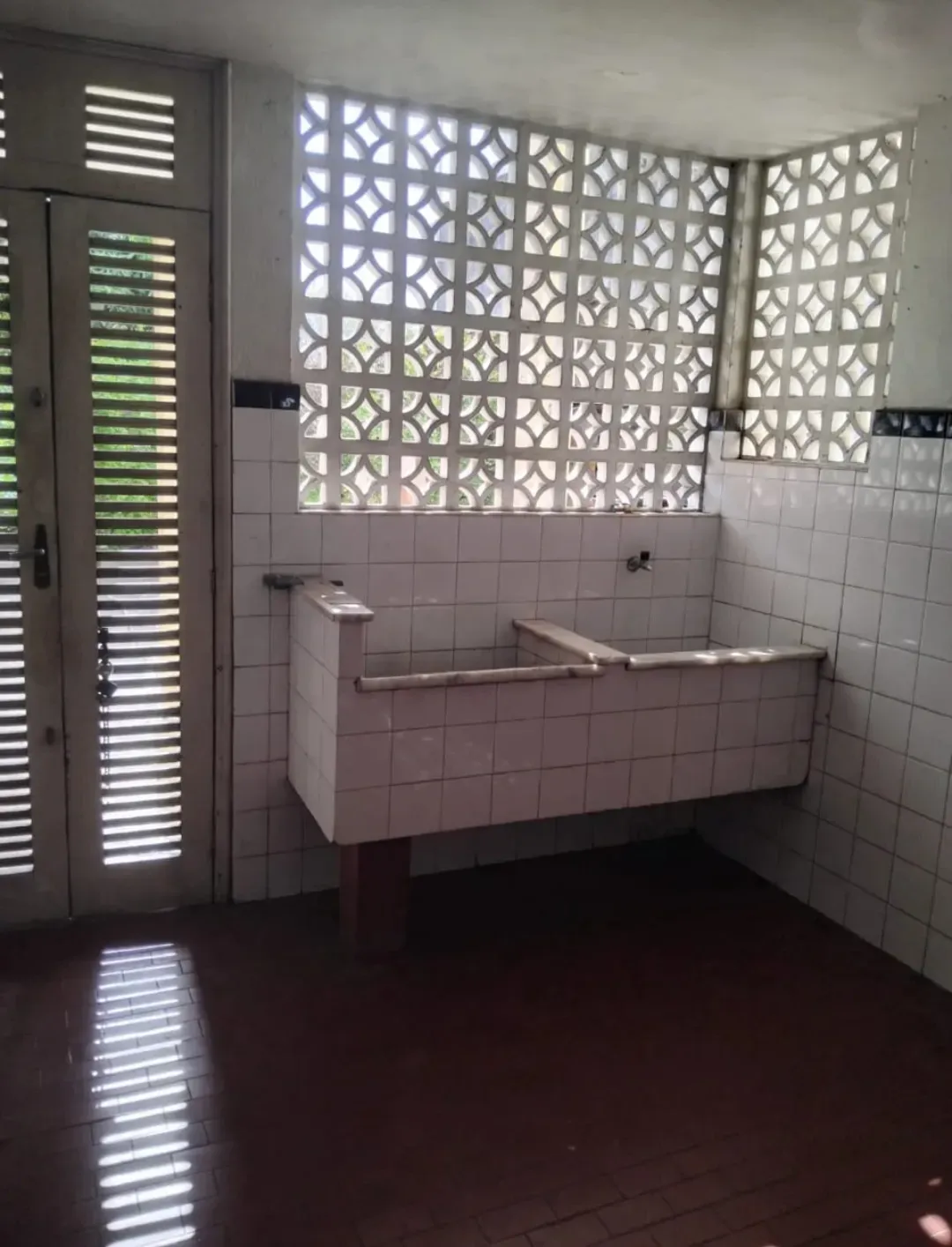 Imagem Casa com 3 Quartos à Venda, 598 m² em  - 