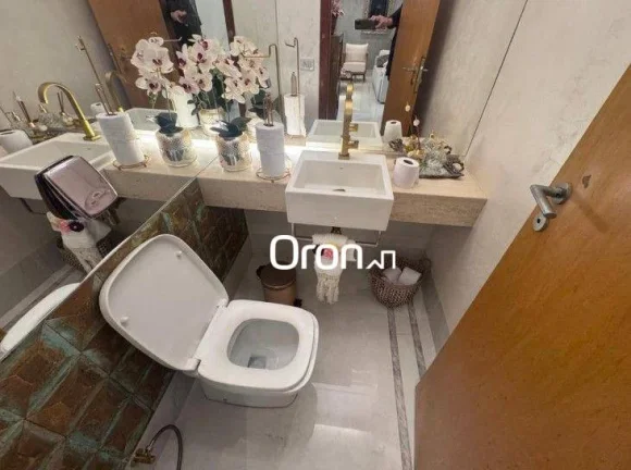 Imagem Sobrado com 3 dormitórios à venda, 338 m² por R$ 2.700.000,00 - Jardins Madri - Goiânia/GO