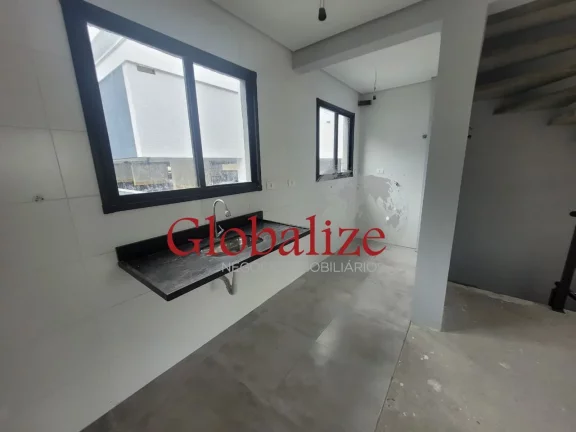 Imagem TRIPLEX COM 02 DORMITÍRIOS SENDO 02 SUÍTES, R$750.000,00, DENTRO DE UM VILLAGIO BEM FAMILIAR, ÓTIMA LOCALIZAÇÃO, AMPLA SALA E POSSUI UM SOLÁRIO