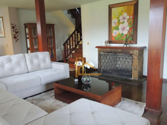 Imagem Casa à venda, 338 m² por R$ 1.100.000,00 - Fazendinha - Teresópolis/RJ