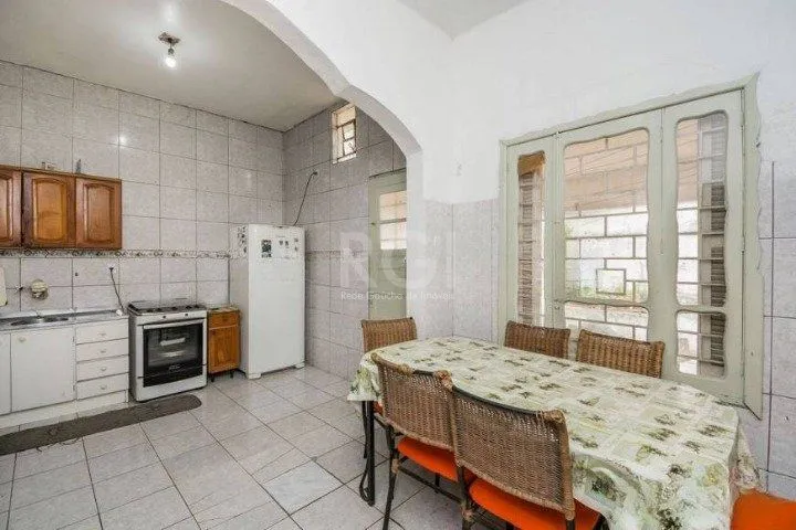 Imagem Casa para Venda - 290m², 3 dormitórios, 4 vagas - Santo Antonio