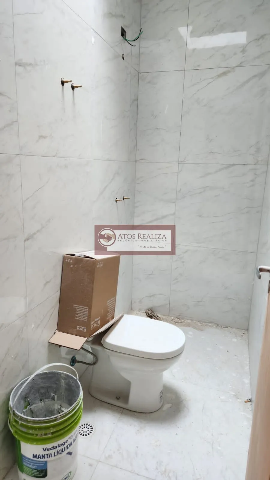 Imagem Vendo OPORTUNIDADE na Vila Ariete, Região de Campo Grande e Sabará, Sobrado de 108m² com 3 dormitórios, 1 suíte, sacada, 2 banheiros e 1 Lavabo, 2 vagas de garagem por R$720.000 para venda, Oportunidade, confira.