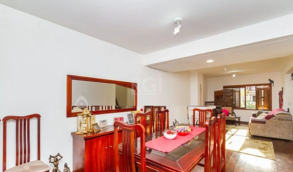 Imagem Casa Condominio para Venda - 195m², 4 dormitórios, sendo 1 suites, 2 vagas - Teresópolis