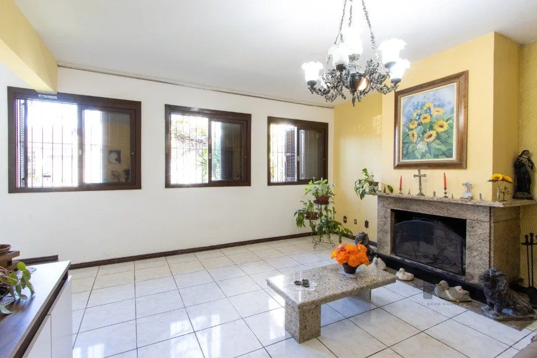 Imagem Sobrado para Venda - 170m², 3 dormitórios, sendo 1 suites, 2 vagas - Serraria