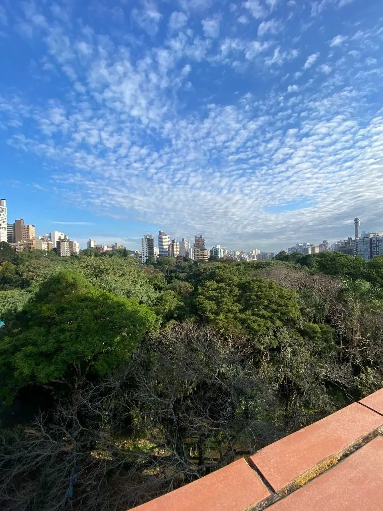 Imagem Cobertura 196m² 3 dorm. 1 Suíte + 2 vagas Petrópolis - Porto Alegre