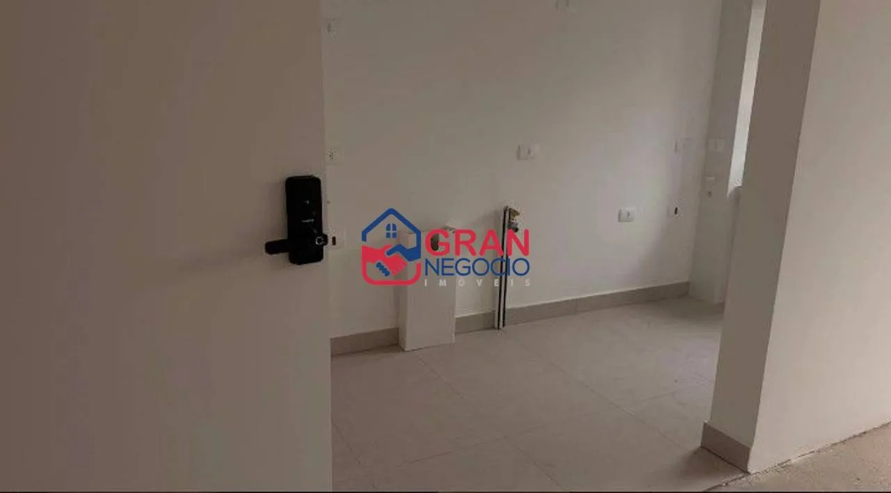 Imagem Vendo Apartamento CIC - Condomínio Clube