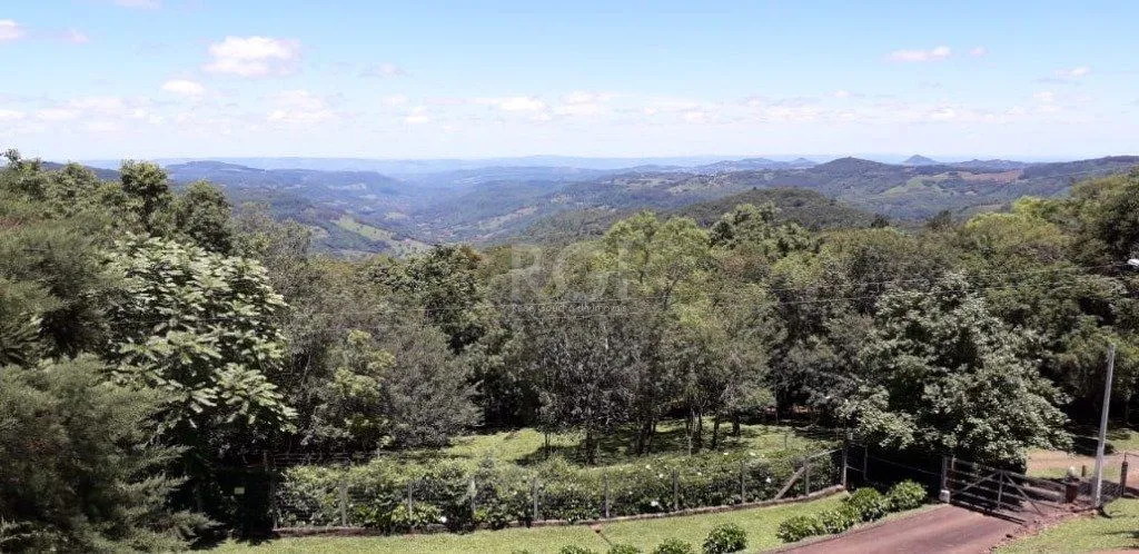 Imagem Sítio para Venda - 230m², 3 dormitórios, sendo 1 suites, 4 vagas - Centro