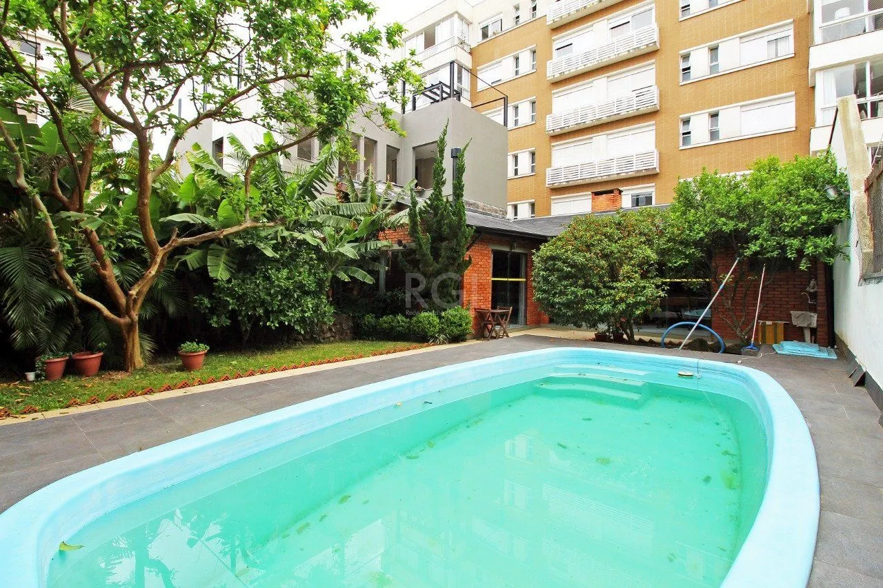 Imagem Casa para Venda - 464.5m², 3 dormitórios, sendo 1 suites, 3 vagas - Petrópolis